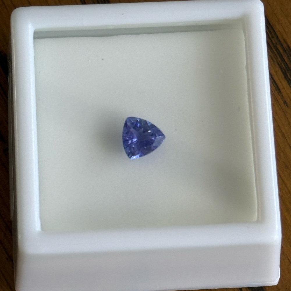 Loose Tanzanite stone